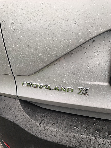 Opel Crossland X 15 of 17