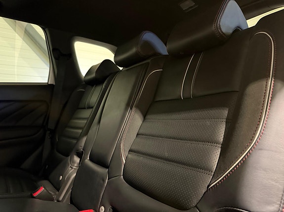 Mitsubishi Outlander 20 of 30