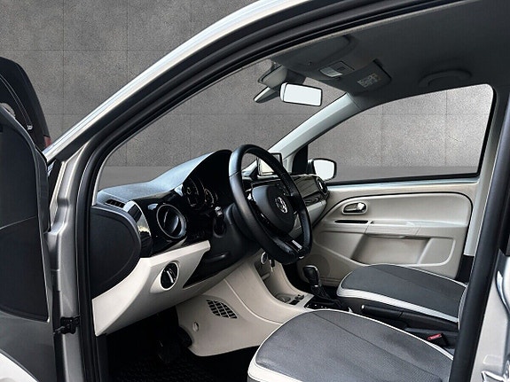 Volkswagen UP! 15 of 24
