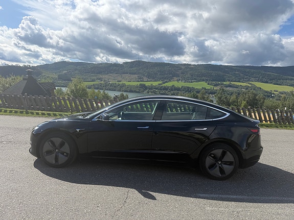 Tesla Model 3 5 of 18