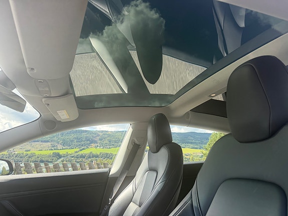 Tesla Model 3 15 of 18