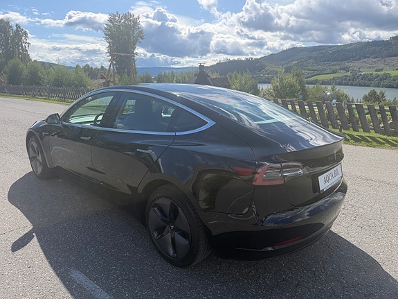 Tesla Model 3 6 of 18