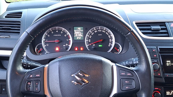 Suzuki Swift 17 of 30
