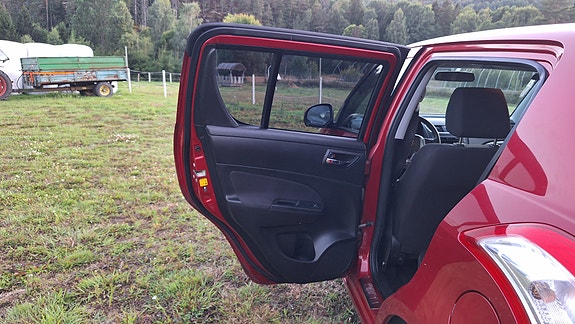 Suzuki Swift 21 of 30