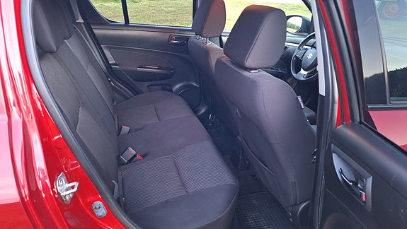 Suzuki Swift 30 of 30