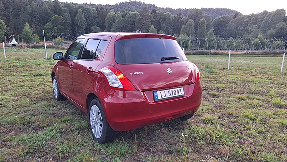 Suzuki Swift 3 of 30