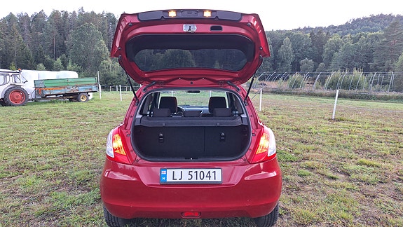 Suzuki Swift 24 of 30
