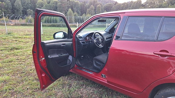 Suzuki Swift 12 of 30