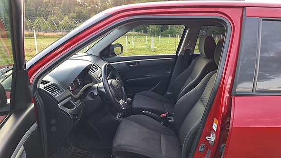 Suzuki Swift 14 of 30