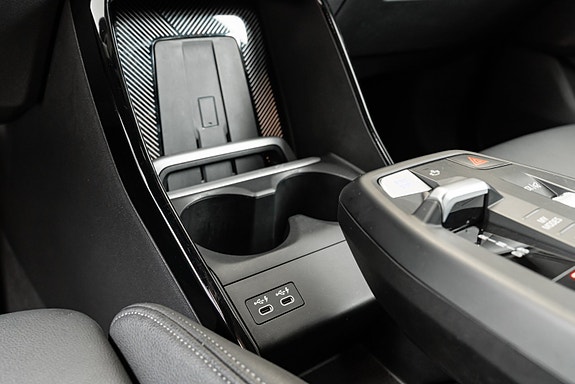 BMW iX1 16 of 30