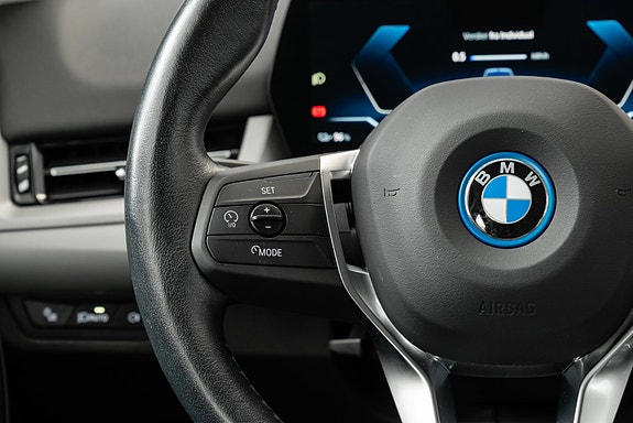 BMW iX1 24 of 30