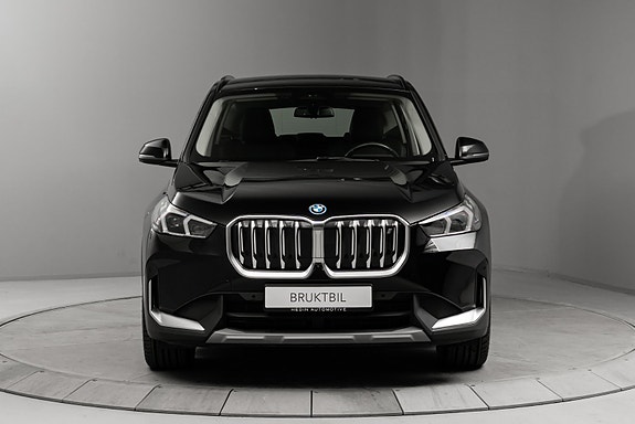BMW iX1 6 of 30