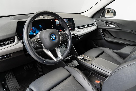 BMW iX1 14 of 30