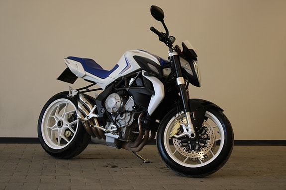 MV Agusta BRUTALE 800 Tøff og Brutal Mv Augusta/Ny service/Med kj 2 of 30