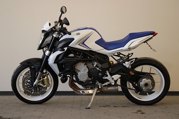 MV Agusta BRUTALE 800 Tøff og Brutal Mv Augusta/Ny service/Med kj 4 of 30