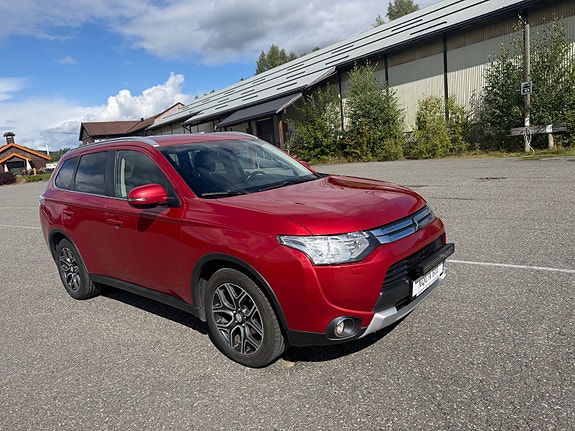 Mitsubishi Outlander 2 of 23