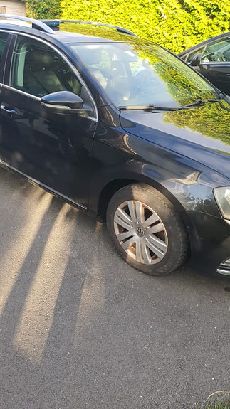 Volkswagen Passat 2 of 18