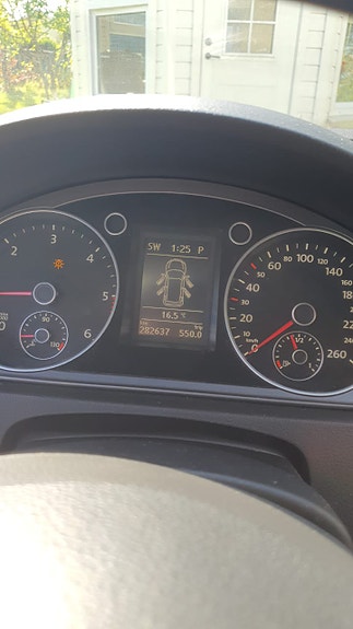 Volkswagen Passat 10 of 18