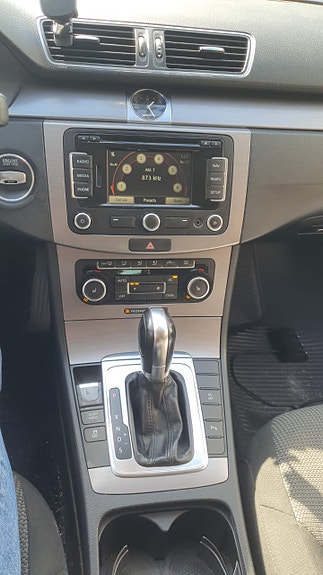 Volkswagen Passat 9 of 18