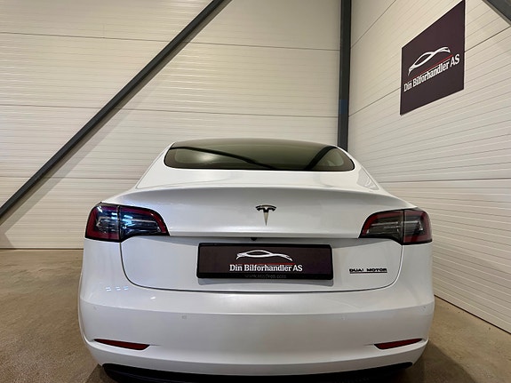 Tesla Model 3 9 of 27