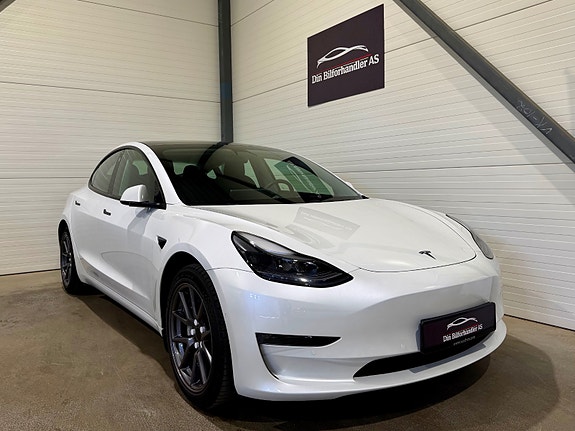 Tesla Model 3 4 of 27