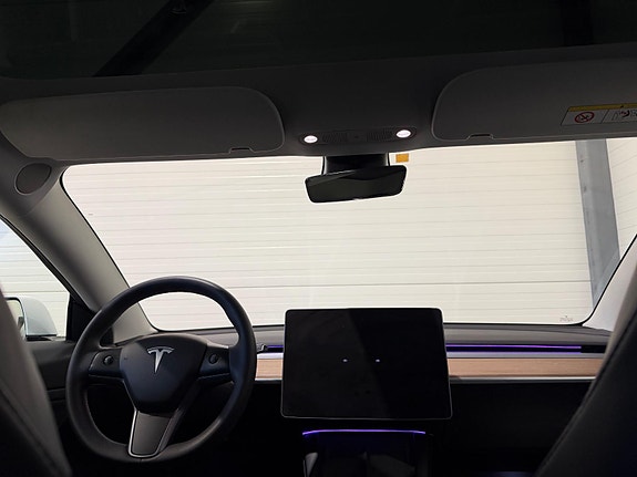 Tesla Model 3 18 of 27
