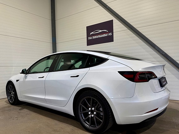 Tesla Model 3 11 of 27
