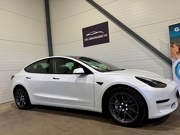 Tesla Model 3 6 of 27