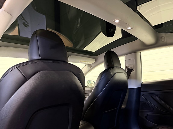 Tesla Model 3 17 of 27