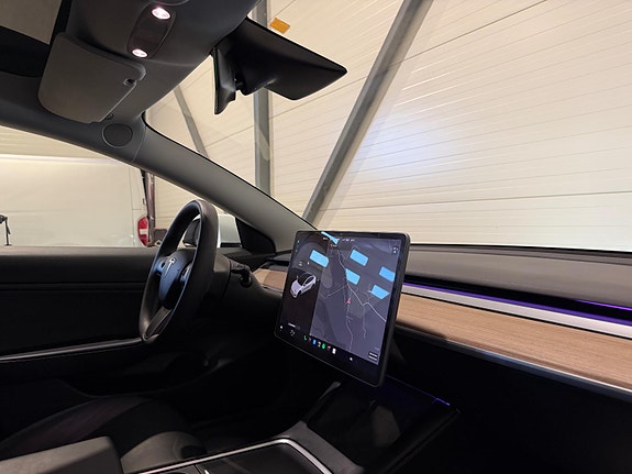 Tesla Model 3 25 of 27