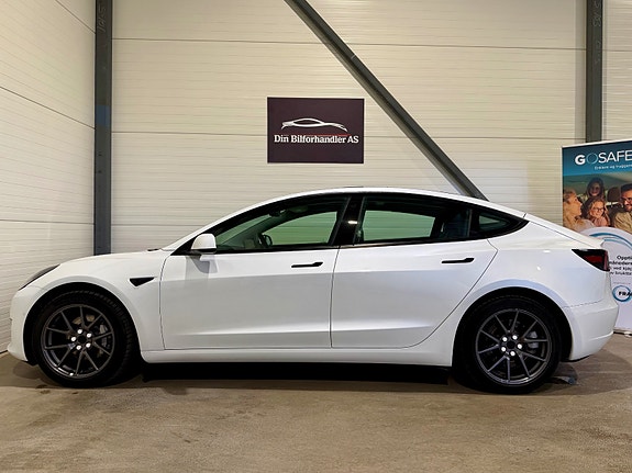 Tesla Model 3 13 of 27
