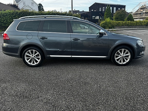 Volkswagen Passat 6 of 30