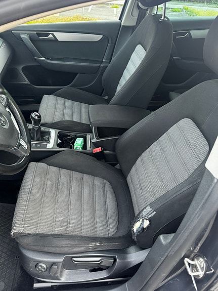Volkswagen Passat 9 of 30