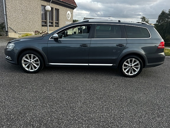 Volkswagen Passat 5 of 30