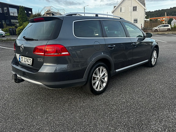 Volkswagen Passat 4 of 30