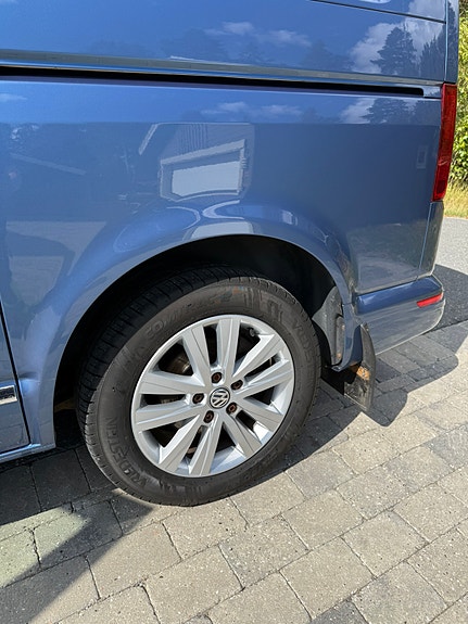 Volkswagen Multivan 10 of 24