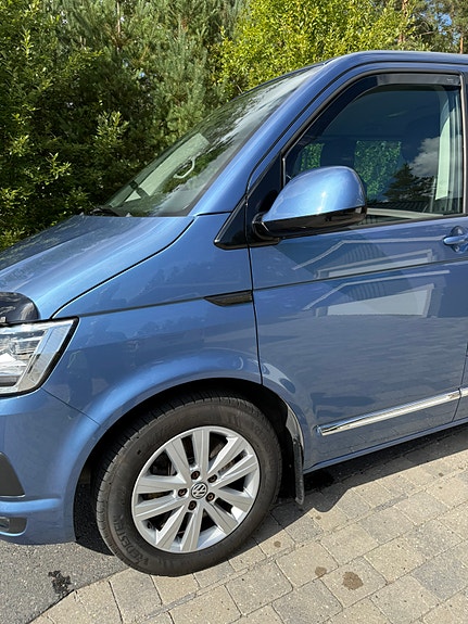 Volkswagen Multivan 17 of 24
