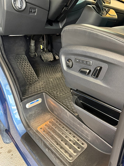 Volkswagen Multivan 11 of 24
