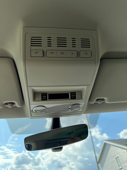 Volkswagen Multivan 15 of 24