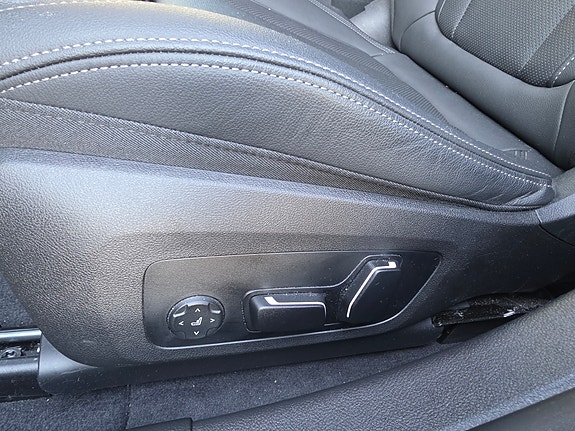 BMW i4 25 of 30