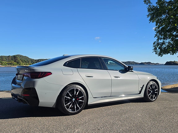 BMW i4 8 of 30