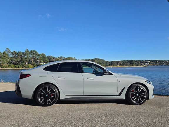 BMW i4 7 of 30