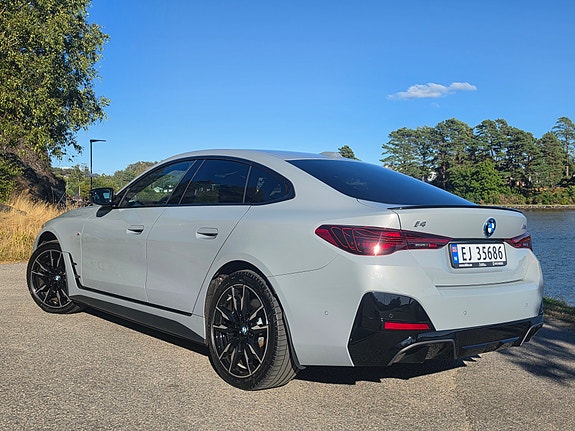 BMW i4 13 of 30