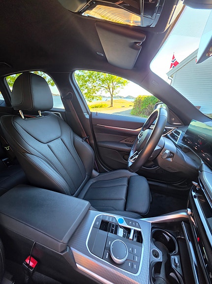 BMW i4 26 of 30
