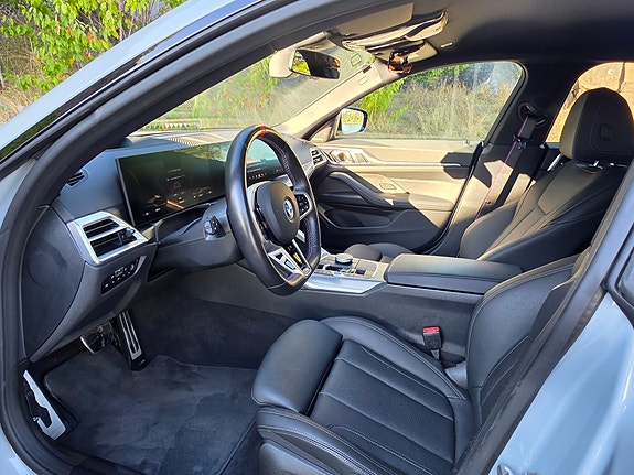 BMW i4 23 of 30