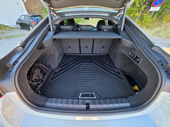 BMW i4 30 of 30
