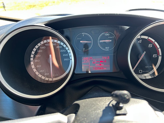 Alfa Romeo Giulietta 21 of 30