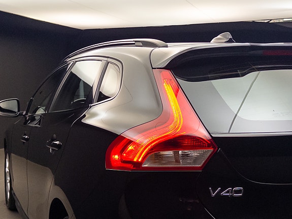 Volvo V40 Cross Country 18 of 30