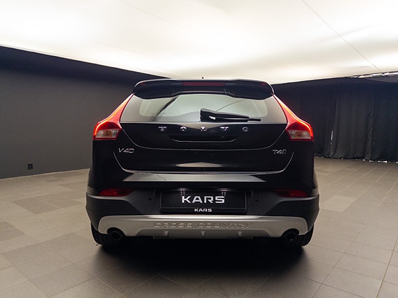 Volvo V40 Cross Country 10 of 30