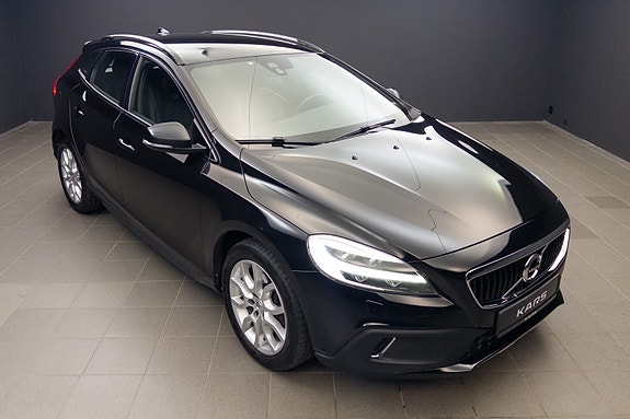 Volvo V40 Cross Country 2 of 30